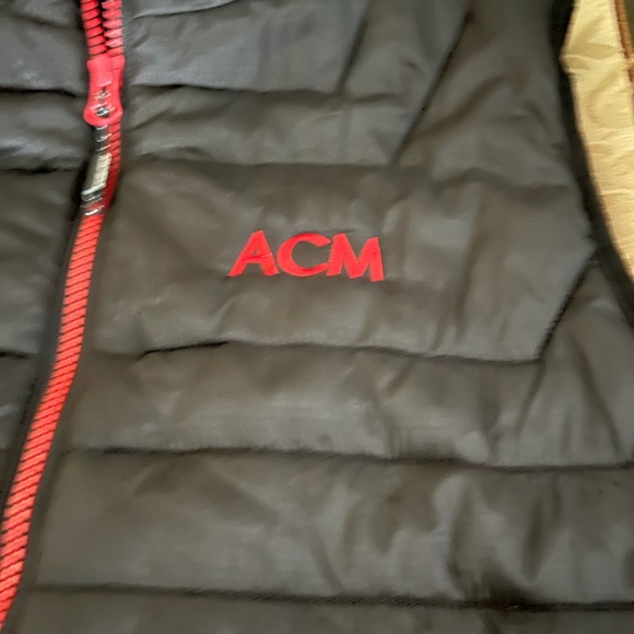 Stormtech performance ladies vest. Red and black - Picture 4 of 11